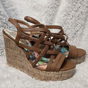 Brown Wedge Cross Strap Sandals With Braiding Detail